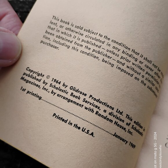 paperback Chitty Chitty Bang Bang youth novel fiction chapter book dated 1969 - Picture 6 of 11